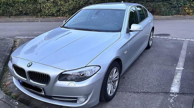 Silber Gebraucht 2010 BMW 535 Limousine | 17.700 € (Superpreis) - Bild 1/4