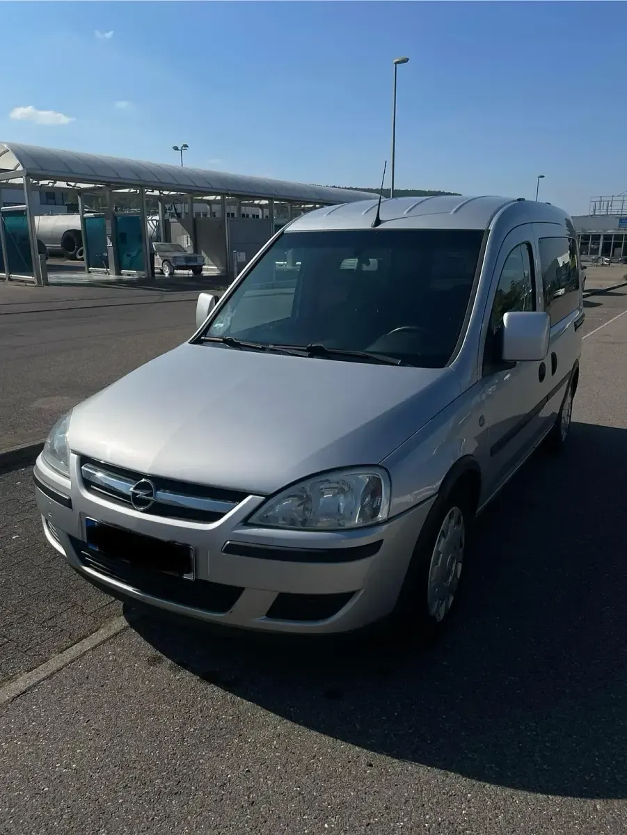 Gebraucht Opel Combo 94 PS (69 kW) 2006 Silber Van / Kleinbus