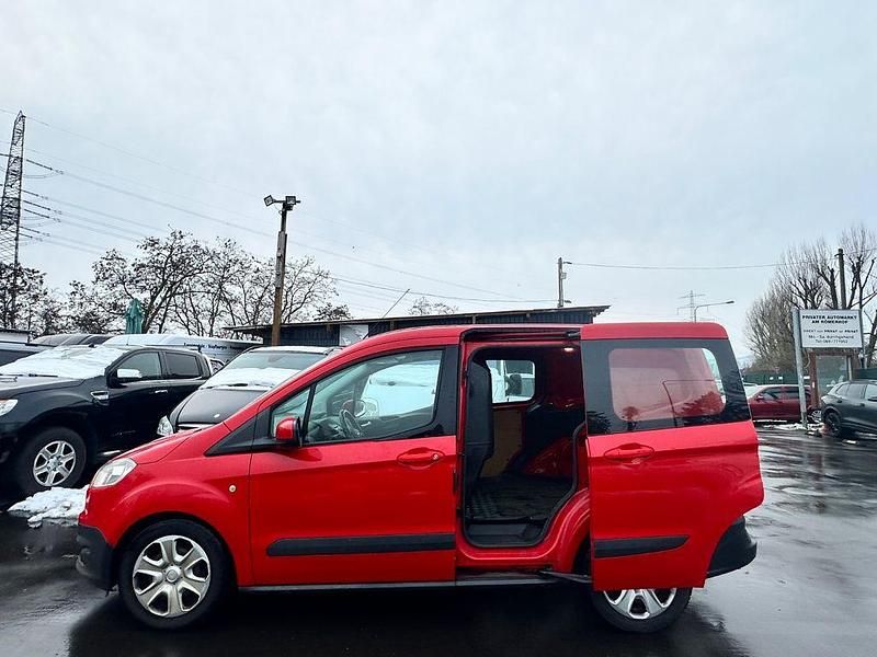 Gebraucht Ford Transit Trend 101 PS (74 kW) 2016 Rot Van / Kleinbus