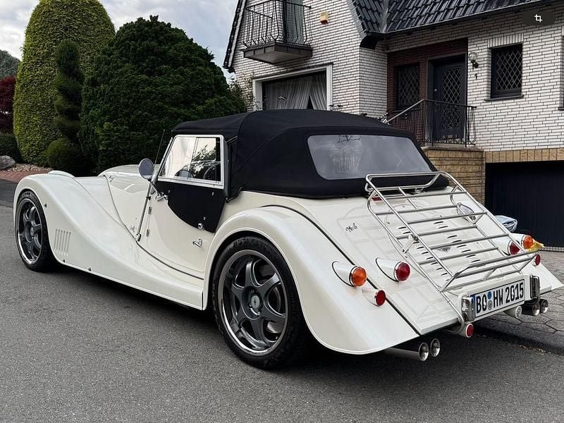 Weiß Gebraucht 2015 Morgan Plus 8 Cabrio | 102.500 € - Bild 1/4