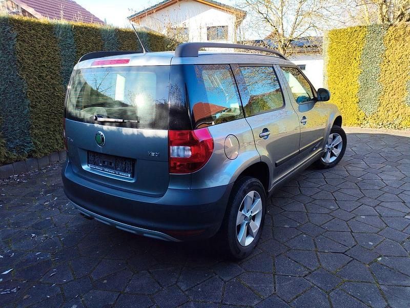Gebraucht Skoda Yeti 110 PS (80 kW) 2013 Grau SUV