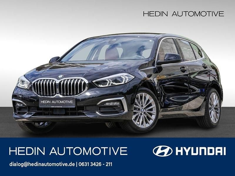 Schwarz Gebraucht 2021 BMW 118 Luxury Line Kleinwagen | 22.458 € (Guter Preis) - Bild 1/4
