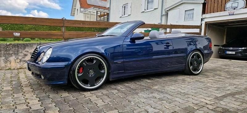 Blau Gebraucht 2001 Mercedes CLK230 Cabrio | 6.500 € (Etwas zu teuer) - Bild 1/4