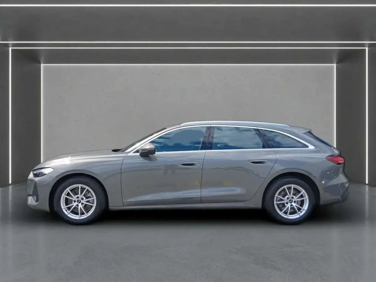 Gebraucht Audi A5 Sport 204 PS (150 kW) 2025 Chronosgrau metallic Kombi