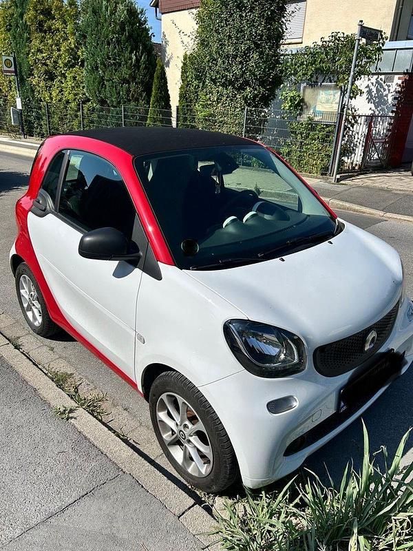 Weiß Gebraucht 2017 Smart ForTwo Coupé Coupé | 7.777 € (Guter Preis) - Bild 1/4