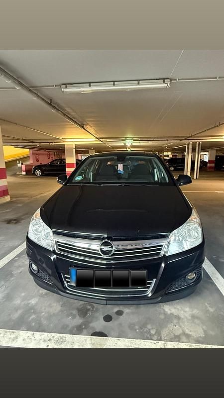Gebraucht Opel Astra 116 PS (85 kW) 2009 Schwarz Kleinwagen