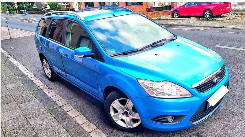 Blau Gebraucht 2009 Ford Focus Style Kombi | 2.600 € (Fairer Preis) - Bild 1/4