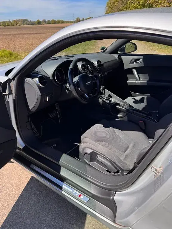 Używany Audi TT S-Line 200 KM (147 kW) 2008 Srebrny Coupe