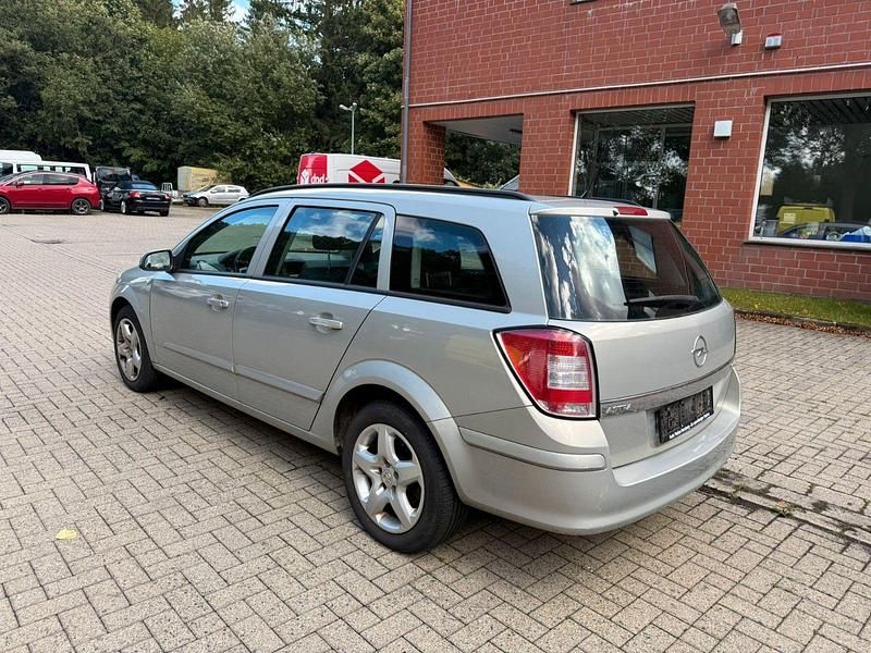 Gebraucht Opel Astra Edition 105 PS (77 kW) 2007 Grau Kombi
