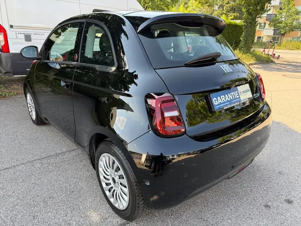 Gebraucht Fiat 500e Red 69 kW (95 PS) 2025 Schwarz Kleinwagen