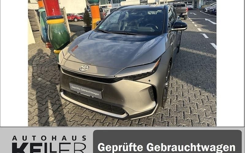 Palladiumsilber metallic / da Gebraucht 2022 Toyota bZ4X Comfort SUV | 29.940 € (Guter Preis) - Bild 1/4