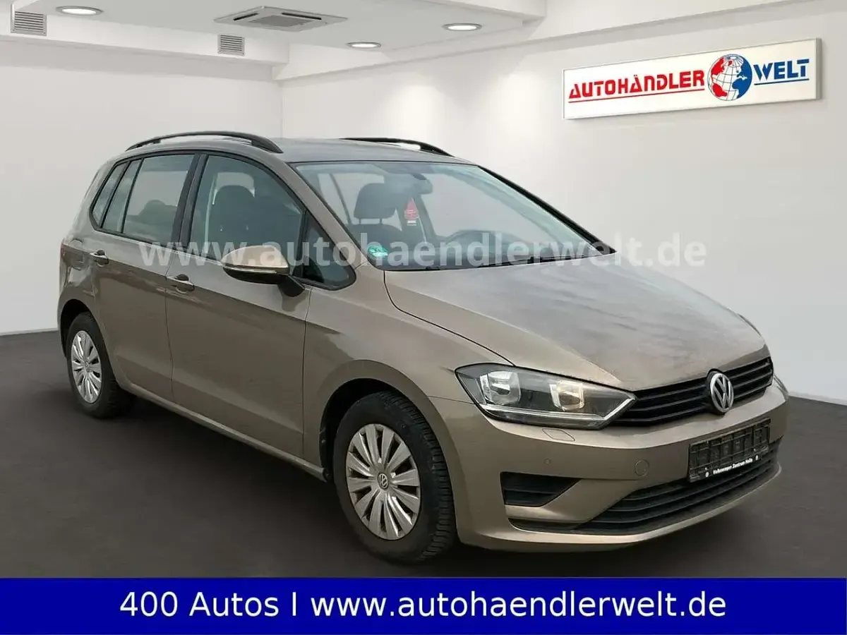 Second-hand VW Golf VII Comfortline 86 CP (63 kW) 2014 Bej Berlinǎ