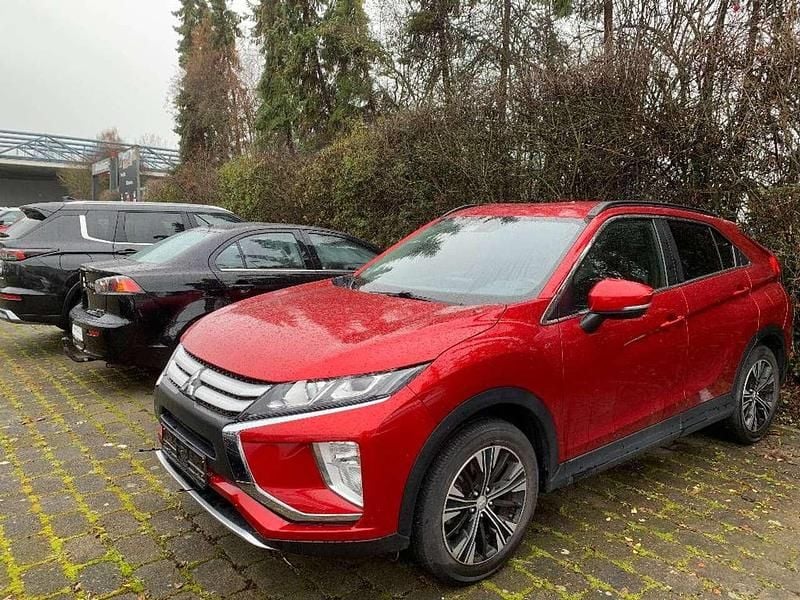 Dynamikrot Gebraucht 2019 Mitsubishi Eclipse Cross Active SUV | 15.985 € (Guter Preis) - Bild 1/4