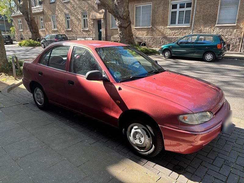 Usata Hyundai Accent 75 CV (55 kW) 1996 Rosso Berlina