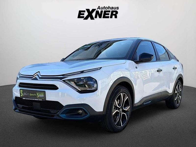 Używany Citroën e-C4 Feel 100 kW (136 KM) 2023 Biały Sedan/Limuzyna