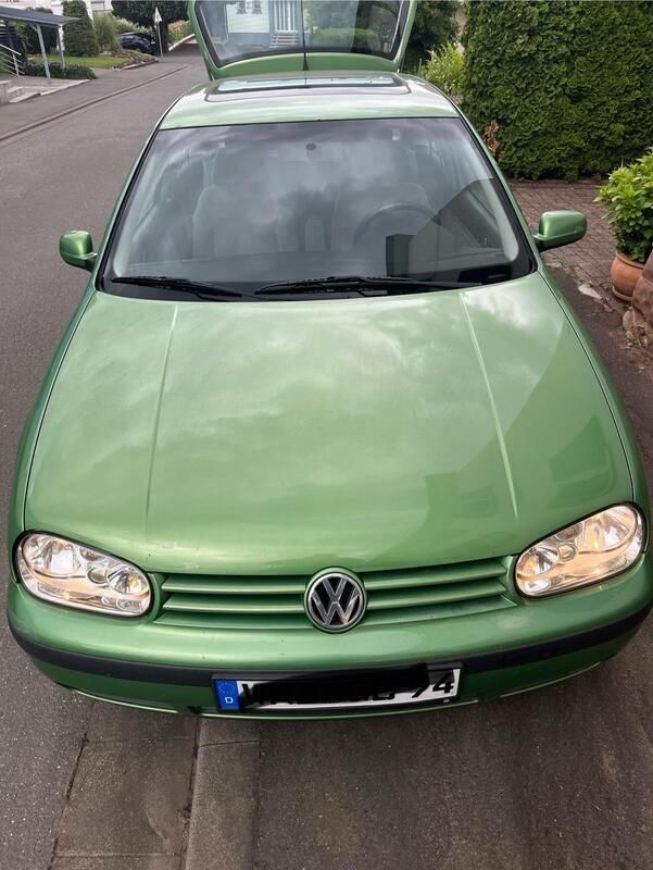 Grün Gebraucht 1998 VW Golf IV Kleinwagen | 600 € (Guter Preis) - Bild 1/4