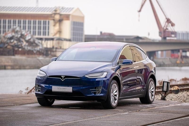 Blau Gebraucht 2017 Tesla Model X SUV | 28.900 € (Guter Preis) - Bild 1/4