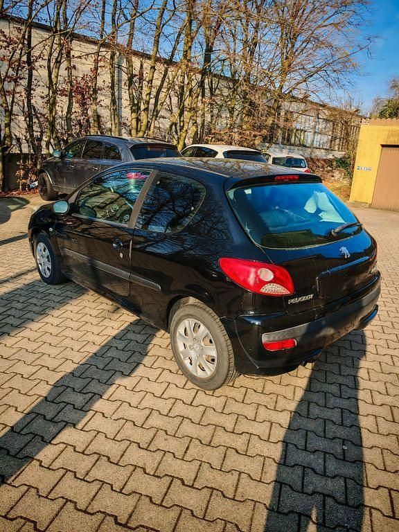 Gebraucht Peugeot 206 60 PS (44 kW) 2009 Schwarz Limousine
