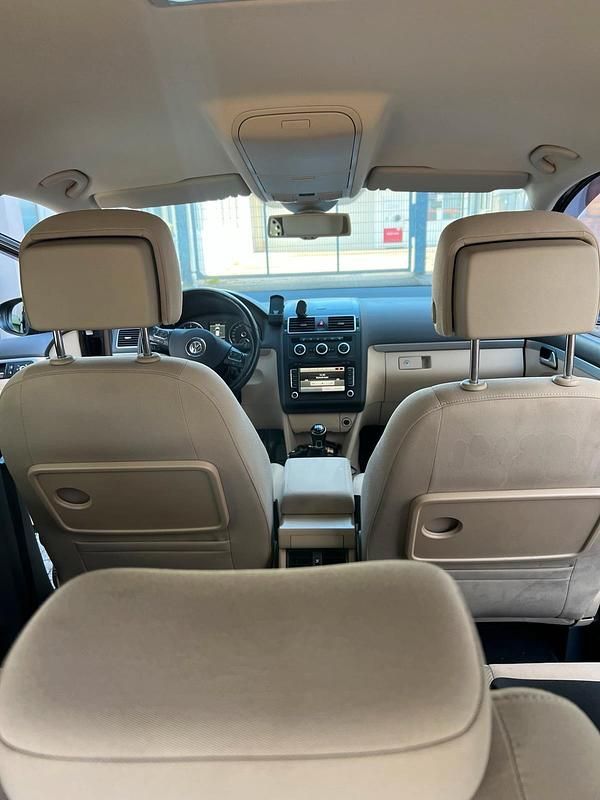 Gebraucht VW Touran Highline 140 PS (102 kW) 2012 Braun Van / Kleinbus