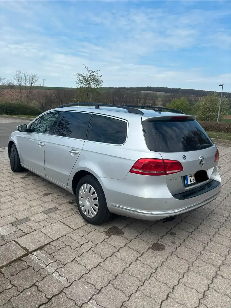 Gebraucht VW Passat 143 PS (105 kW) 2011 Silber Limousine