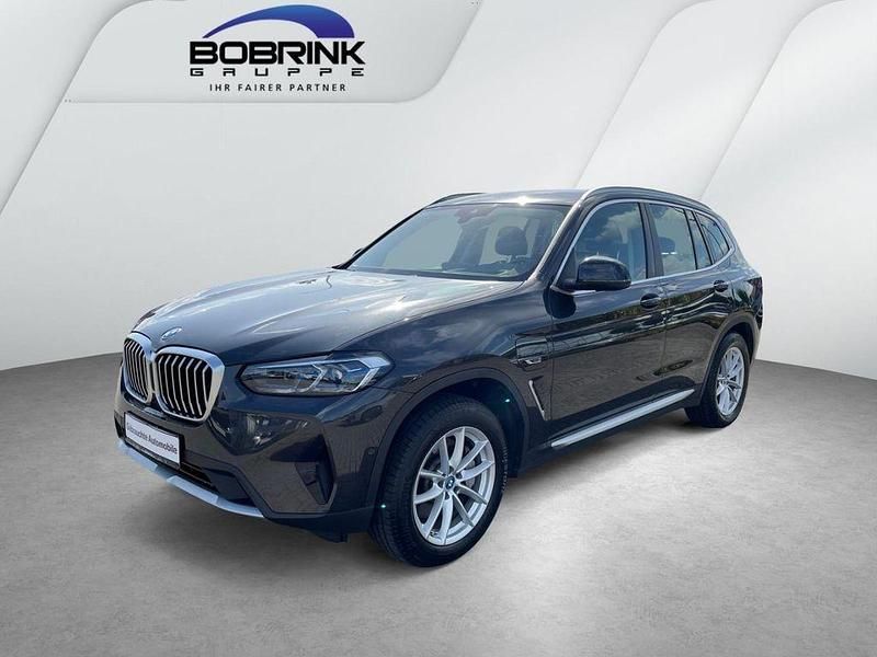 Grau Gebraucht 2022 BMW X3 Sport Line SUV | 38.440 € (Guter Preis) - Bild 1/4
