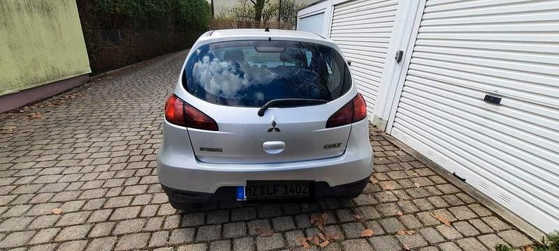 Second-hand Mitsubishi Colt Motion 75 CP (55 kW) 2009 Argintiu Hatchback