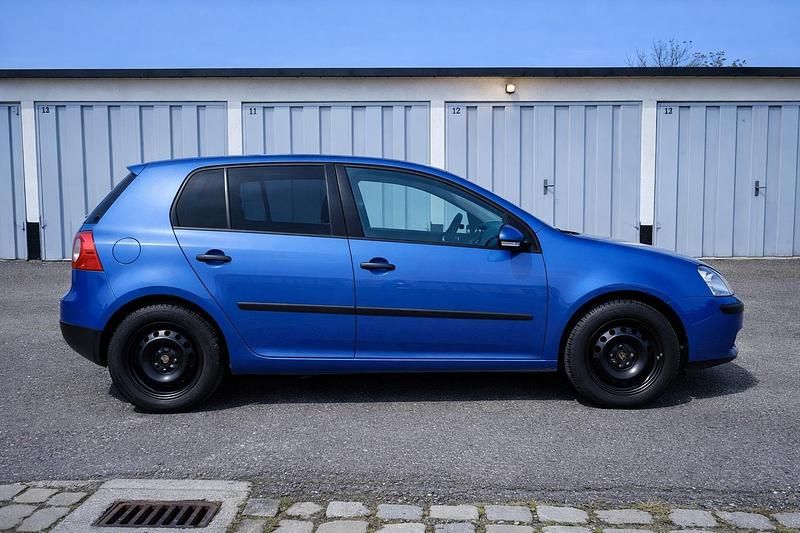 Gebraucht VW Golf V 75 PS (55 kW) 2005 Blau Kleinwagen