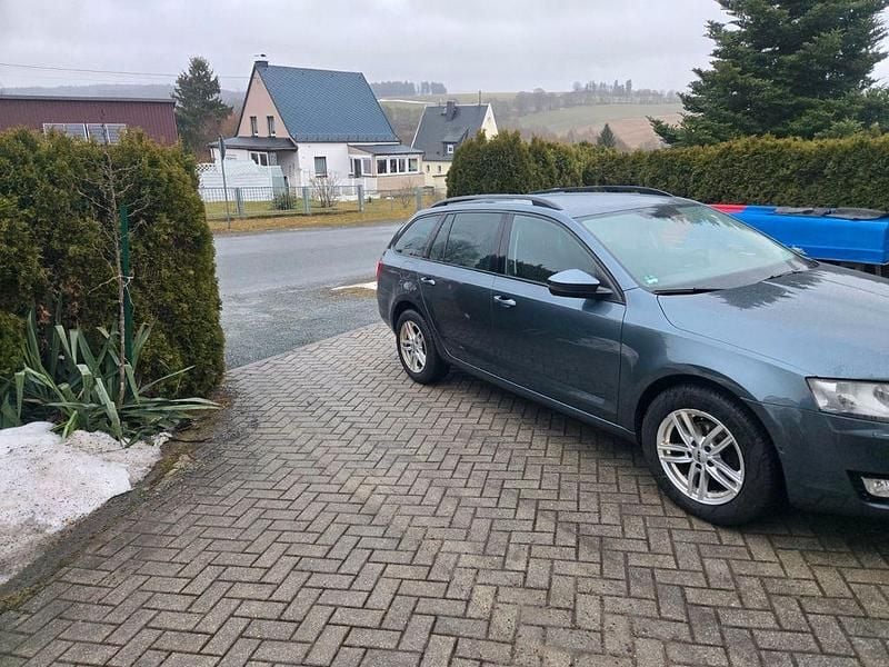 Gebraucht Skoda Octavia Active 110 PS (80 kW) 2016 Blau Kleinwagen