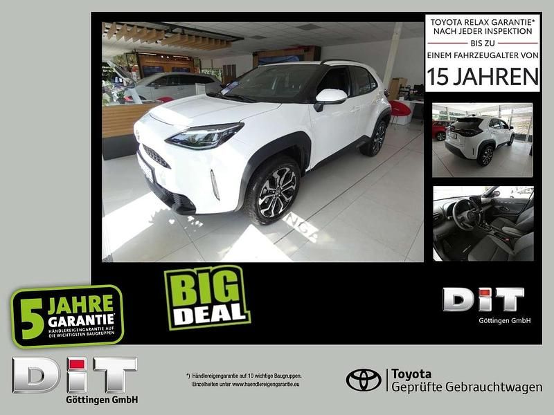 Platinum white pearl mc. Gebraucht 2025 Toyota Yaris Hybrid SUV | 27.290 € (Superpreis) - Bild 1/3