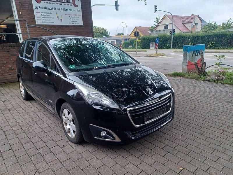 Schwarz Gebraucht 2015 Peugeot 5008 Business-Line Van / Kleinbus | 4.850 € (Superpreis) - Bild 1/4