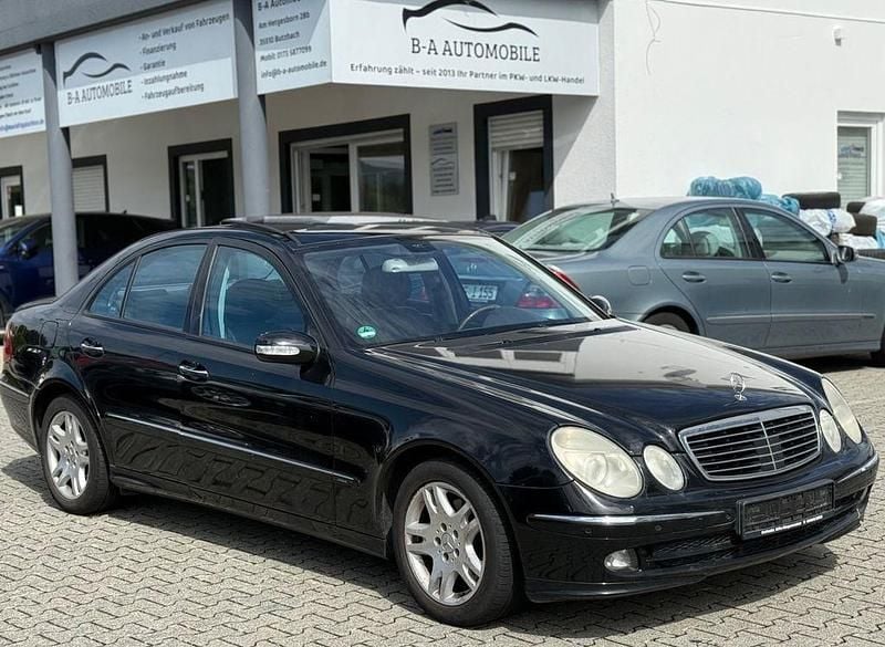 Obsidianschwarz metalliclack Gebraucht 2005 Mercedes E320 Limousine | 3.500 € (Superpreis) - Bild 1/4