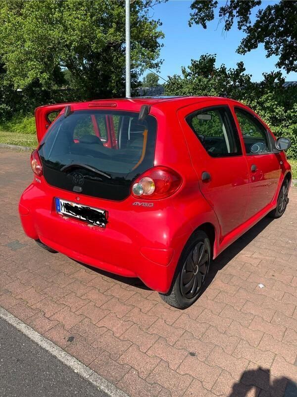 Rot Gebraucht 2008 Toyota Aygo Kleinwagen | 3.000 € (Fairer Preis) - Bild 1/4