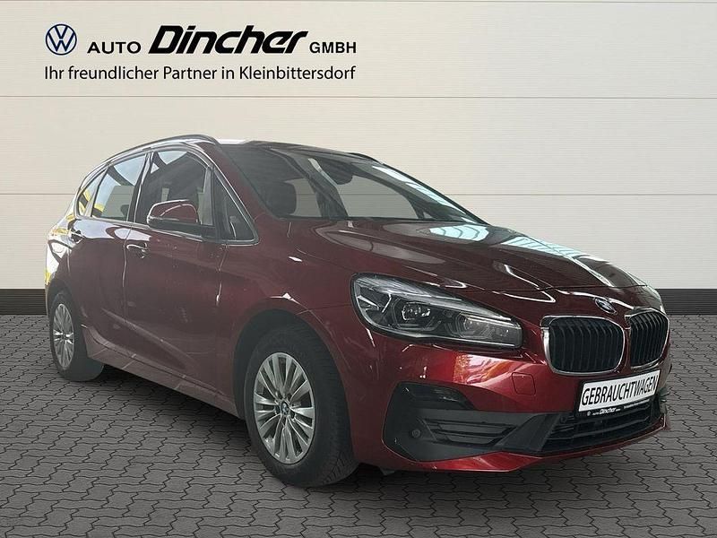 Rot Gebraucht 2019 BMW 218 Active Tourer Advantage Van / Kleinbus | 17.990 € (Fairer Preis) - Bild 1/4