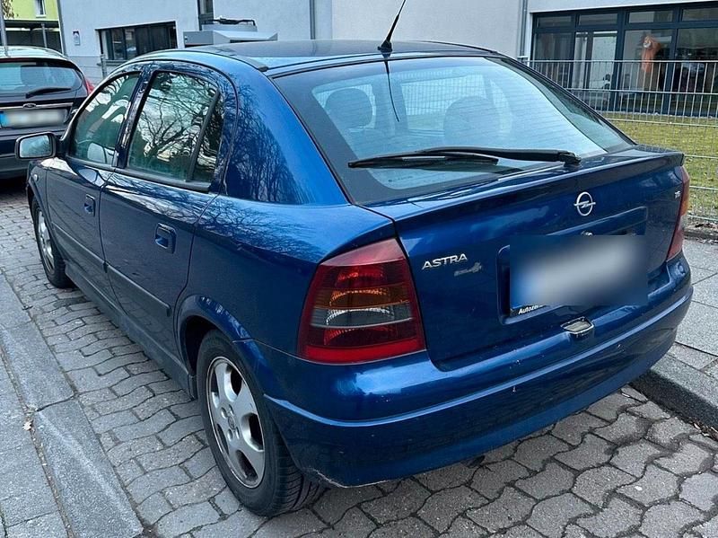 Gebraucht Opel Astra 105 PS (77 kW) 2003 Blau Kleinwagen