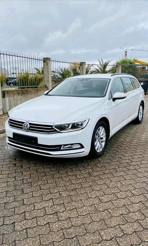 Weiß Gebraucht 2017 VW Passat Kombi | 9.500 € (Superpreis) - Bild 1/4