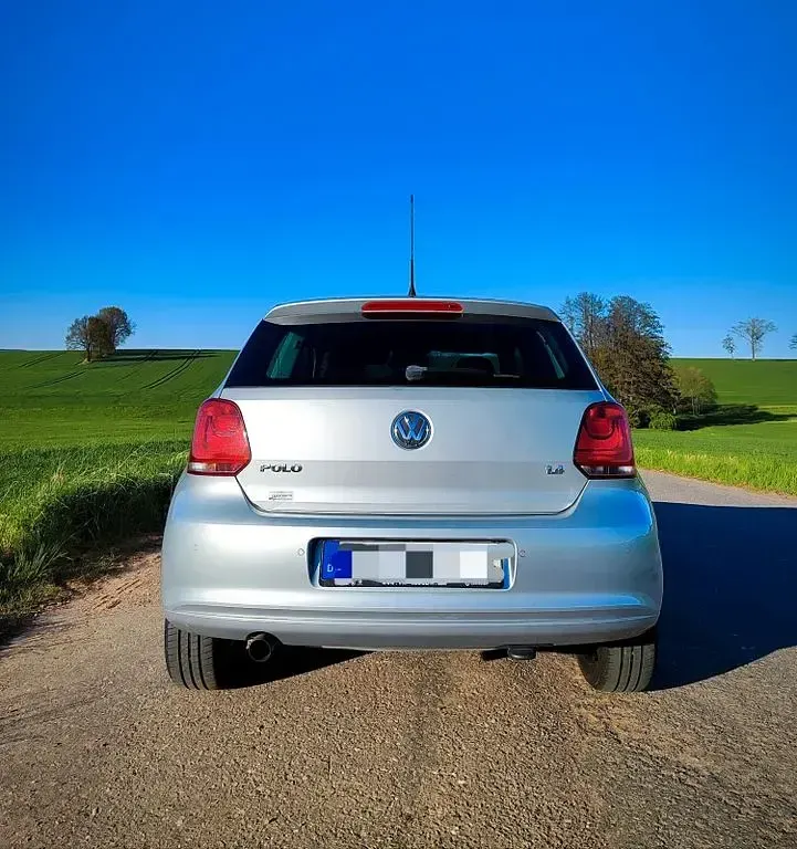 Gebraucht VW Polo Comfortline 86 PS (63 kW) 2011 Grau Kleinwagen
