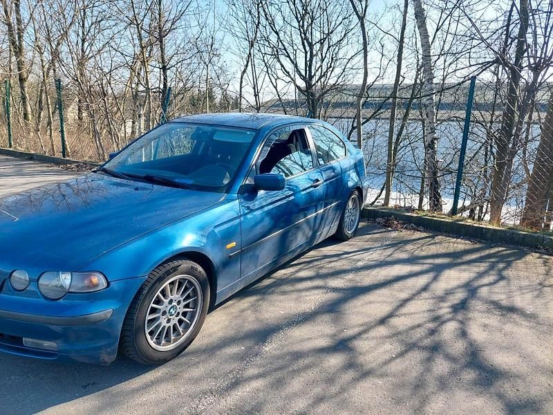 Gebraucht BMW 316 115 PS (84 kW) 2002 Blau Kleinwagen