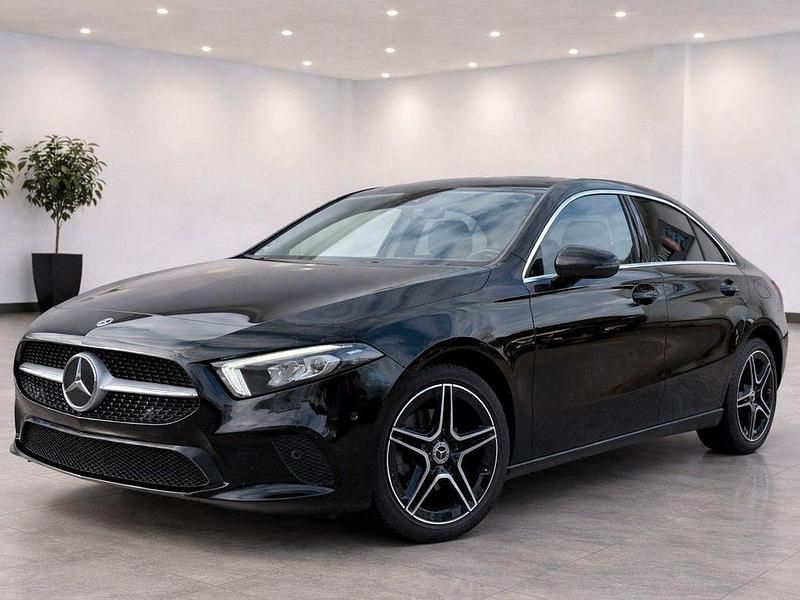 Gebraucht Mercedes A200 AMG 163 PS (119 kW) 2021 Schwarz Limousine