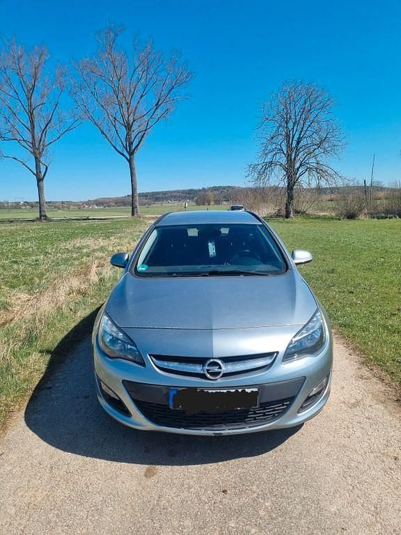 Gebraucht Opel Astra 136 PS (100 kW) 2014 Silber Kombi