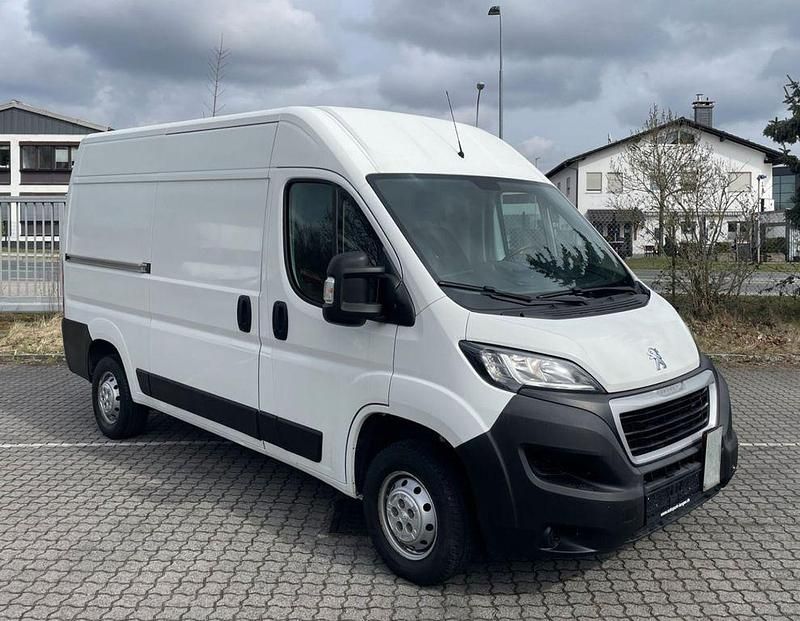 Gebraucht Peugeot Boxer 131 PS (96 kW) 2019 Weiß Van