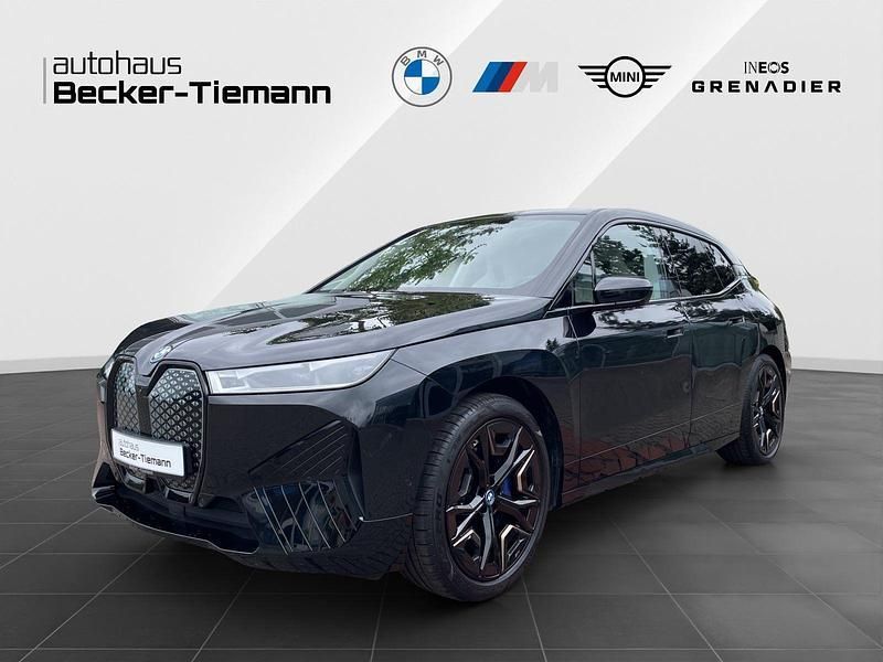 Saphirschwarz Gebraucht 2022 BMW iX M Sport SUV | 49.906 € (Fairer Preis) - Bild 1/4