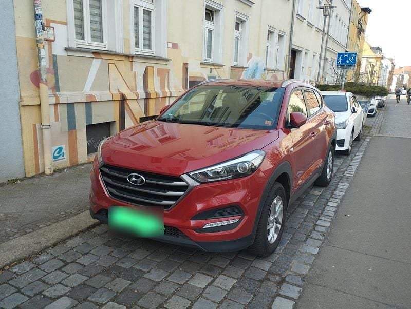 Gebraucht Hyundai Tucson 132 PS (97 kW) 2017 Rot SUV