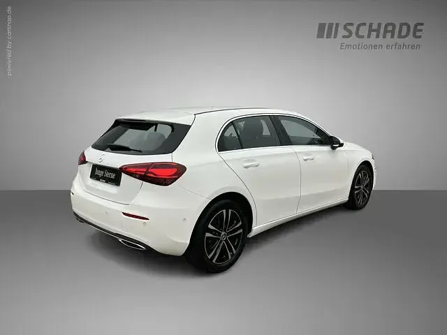 Gebraucht Mercedes A200 Progressive 163 PS (119 kW) 2023 Weiß Limousine