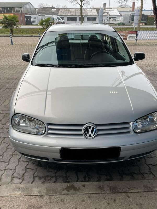 Silber Gebraucht 2000 VW Golf IV Kleinwagen | 3.000 € (Etwas zu teuer) - Bild 1/4