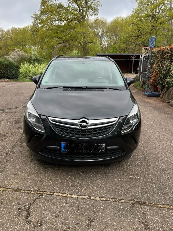 Schwarz Gebraucht 2014 Opel Zafira Tourer Active Van / Kleinbus | 6.700 € (Guter Preis) - Bild 1/4