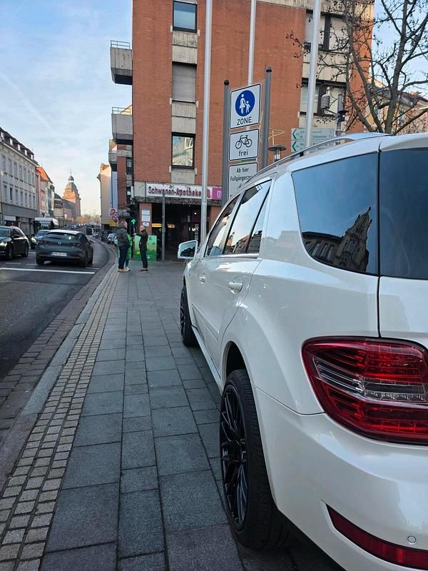 Gebraucht Mercedes ML300 204 PS (150 kW) 2011 Weiß SUV