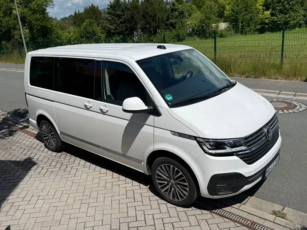 Gebraucht VW Multivan 150 PS (110 kW) 2020 Weiß Van / Kleinbus