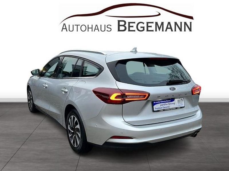 Gebraucht Ford Focus Titanium 120 PS (88 kW) 2022 Silber Kombi