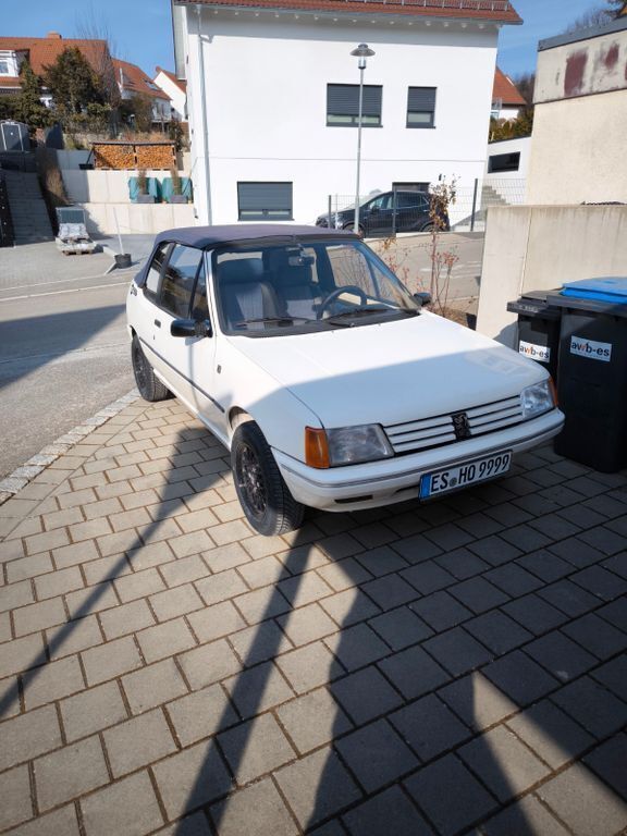 Weiß Gebraucht 1988 Peugeot 205 Cabrio | 3.500 € - Bild 1/4