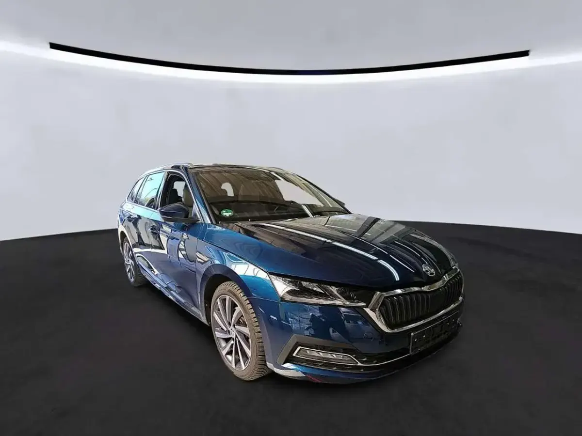 Gebraucht Skoda Octavia Style 204 PS (150 kW) 2023 Lavablau metallic Kombi